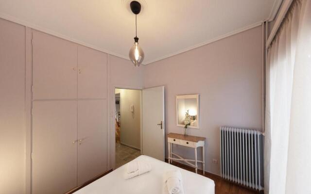 Spacious 3 Bedroom apt near Acropolis museum