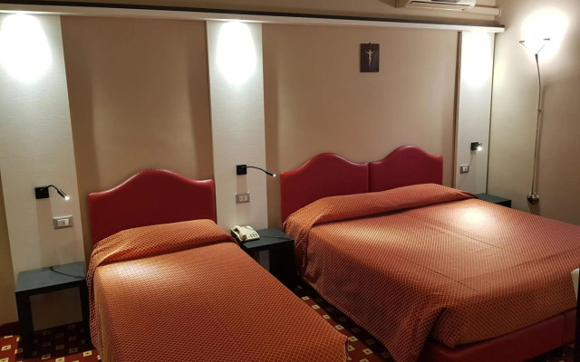Hotel Diana