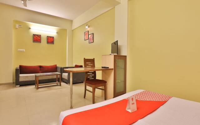 OYO 11718 Hotel Shivarth