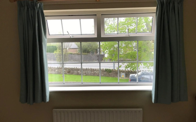 Derreen Tighue House