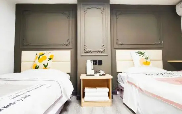 Wowo Art Hotel