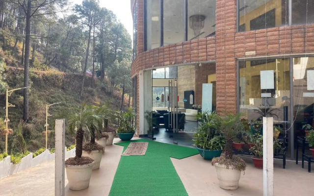 Wood Creek Resort & Spa Kasauli