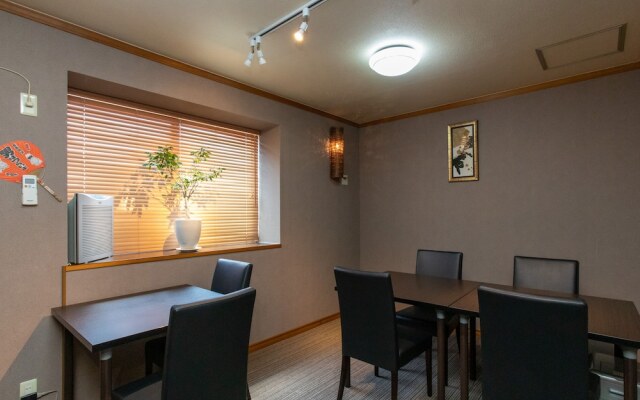 OYO Business Takahata Ekimae Hotel