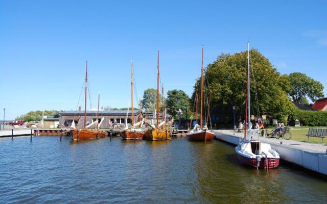 Ferienhaus mit Garten am Bodstedter Bodden