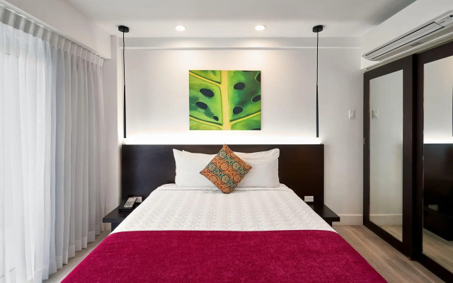 R Hotel Kingston