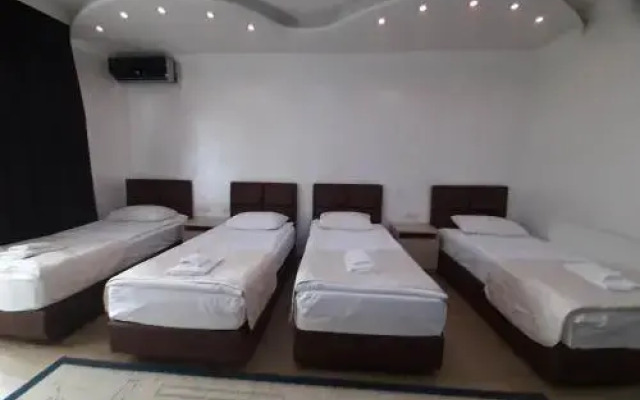 Royal Palace Hotel