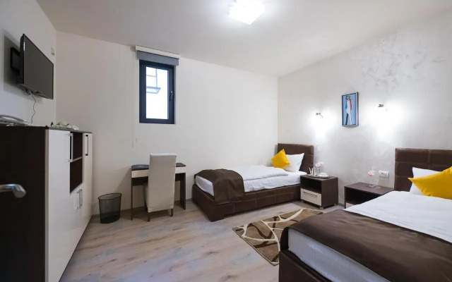 Garnet Hotel & Event Centar