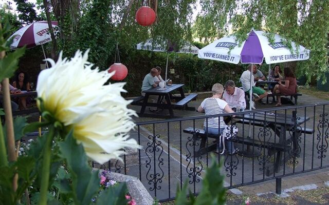 The Royal Oak Inn