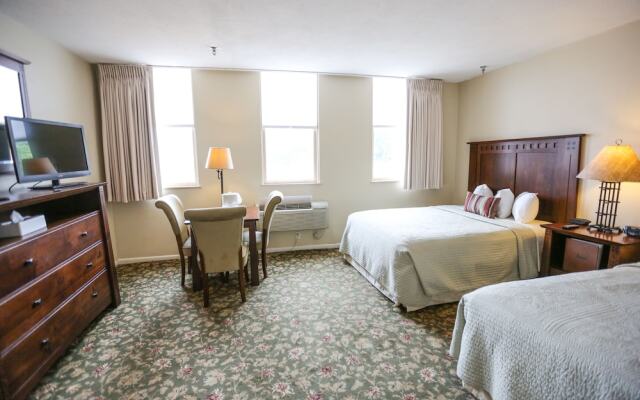 The Historic Summit Inn