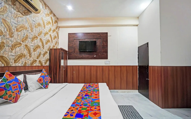 Fabhotel Comfort Inn