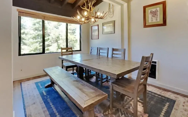 Remodeled Spacious Condo - Next to Car Charging, Hot Tubs, Village Gondola by RedAwning