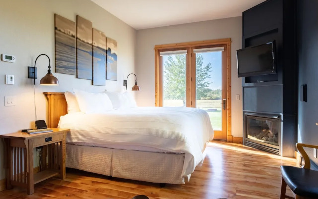 Gallatin River Lodge