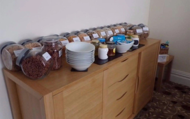 The Grosvenor View - Guest House