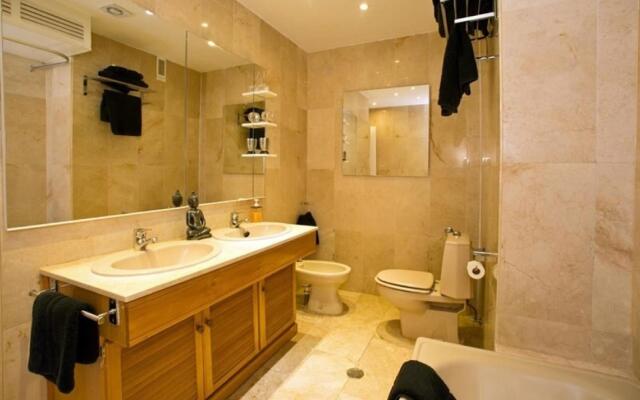 Apartment in Marbella, Malaga 102959