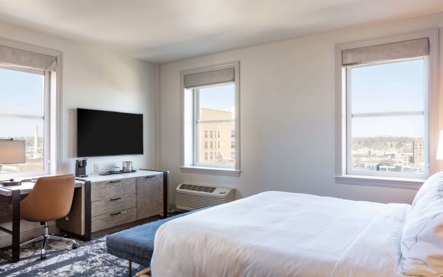 The Yorktowne Hotel, Tapestry Collection by Hilton