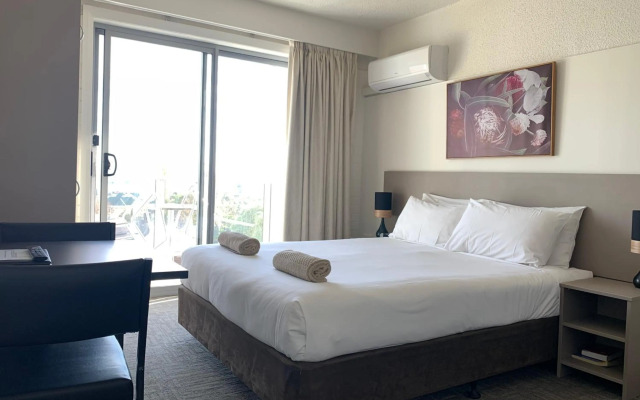 Adina Place Motel Apartments