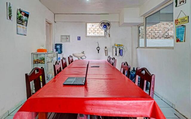 OYO 91872 Sweet 17 KostNearJatim Park Surabaya