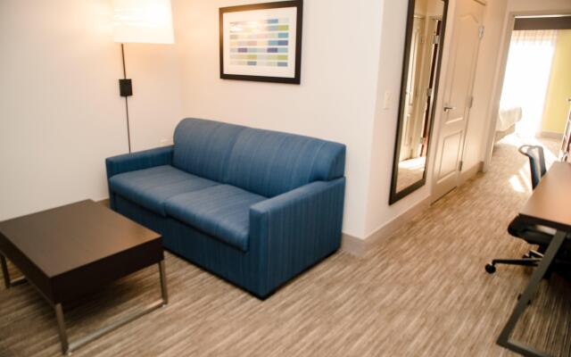 Holiday Inn Express & Suites Winona by IHG