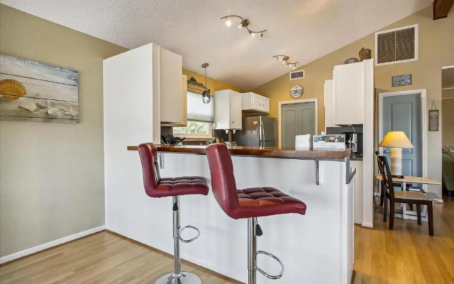 Canal Breeze by Ryson Vacation Rentals