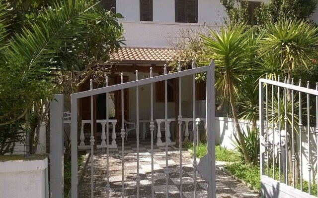 Holiday Apartment Villetta A Torre Dell Orso Pt34 Close To The Beach With