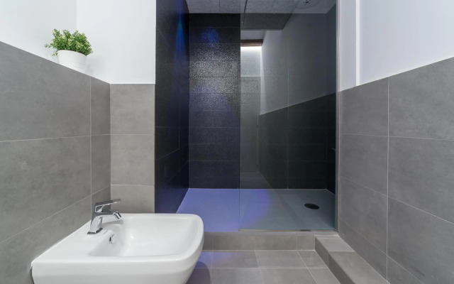 CATHEDRAL LUXURY TERRACE FLAT 2BR,2BA, A\C,Wifi