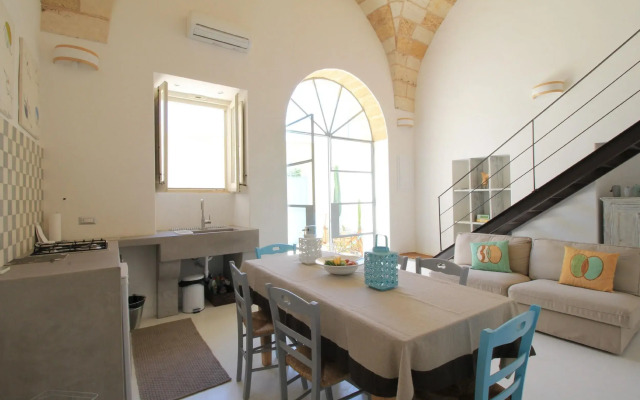 Le Bijou Court House