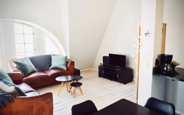 2 Bedroom Designer Apartment In Cape Town City Centre