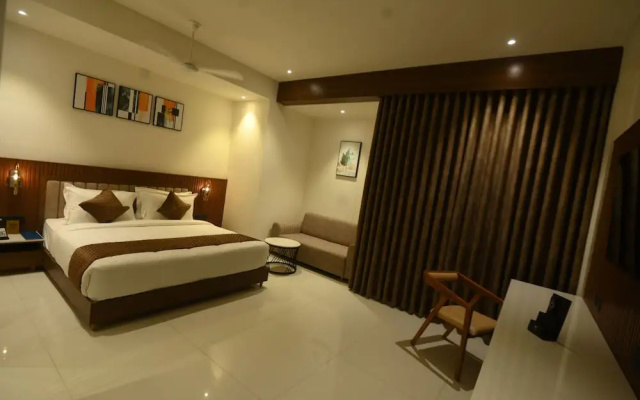 Kings Kraft Tremezzo Inn Somnath