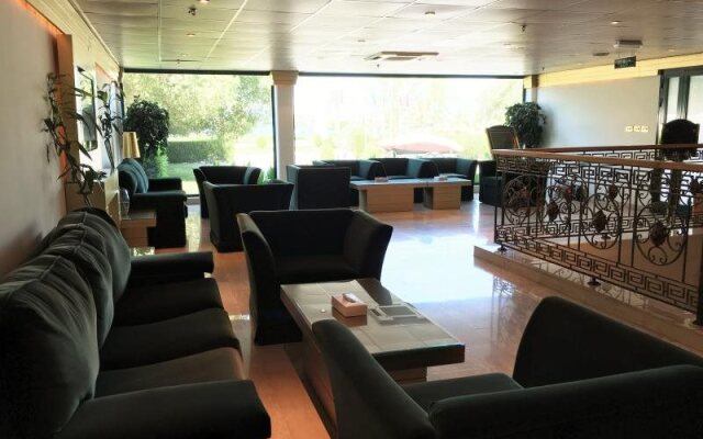 Mirage Suites Hotel - Family Only