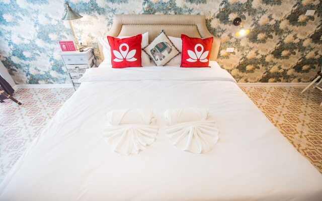 ZEN Rooms Manee Nopparat Soi 1