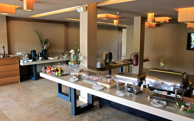 Aegeon Beach Hotel