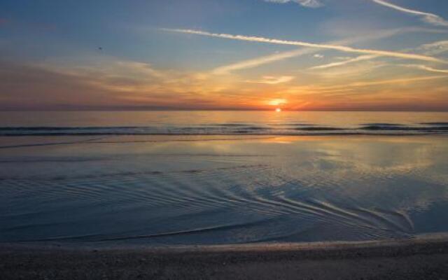 Palm Isle 3210 by RedAwning