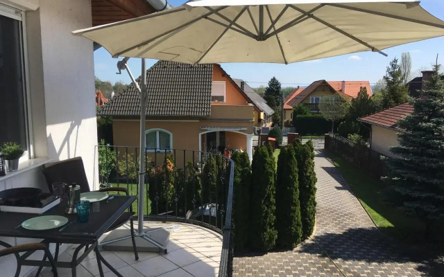 Balatonlelle Apartmanház