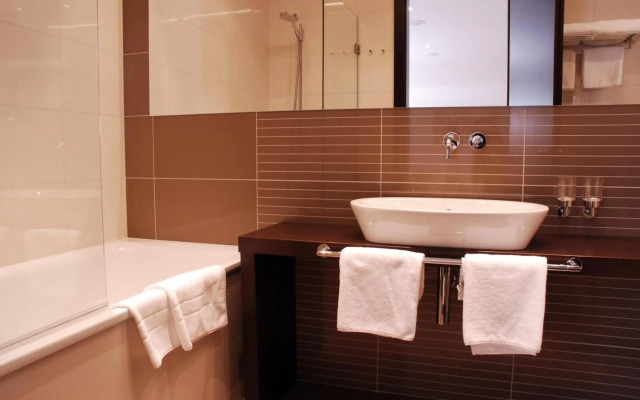 Roset Hotel & Residence