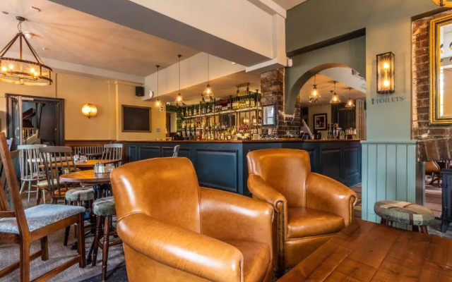 Greyhound Hotel