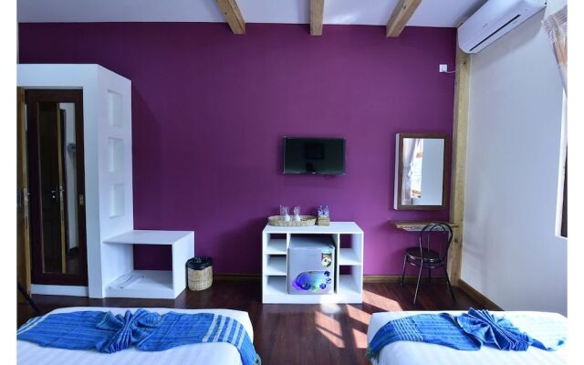 Gold Hotel