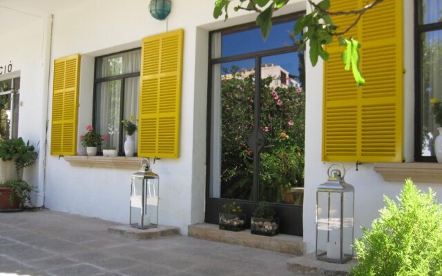 Hostal Residència Catalina Vera