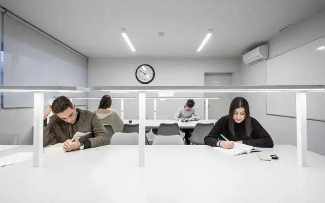 Residencia Universitaria Resa Claudio Coello - Campus Accomodation