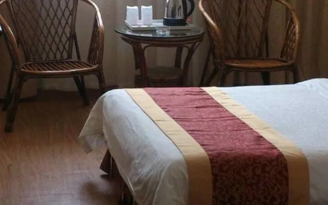 Boutique Holiday Hotel (Beihai Beibuwan Square)