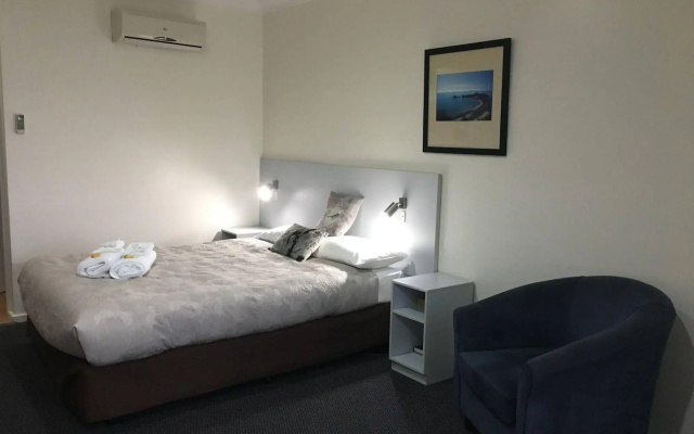 Lakeview Motor Inn
