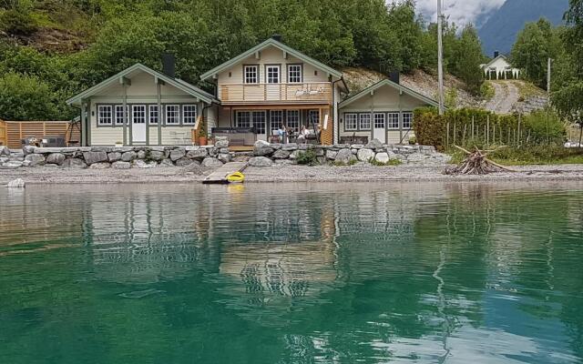 Vollsnes Feriehus Stryn