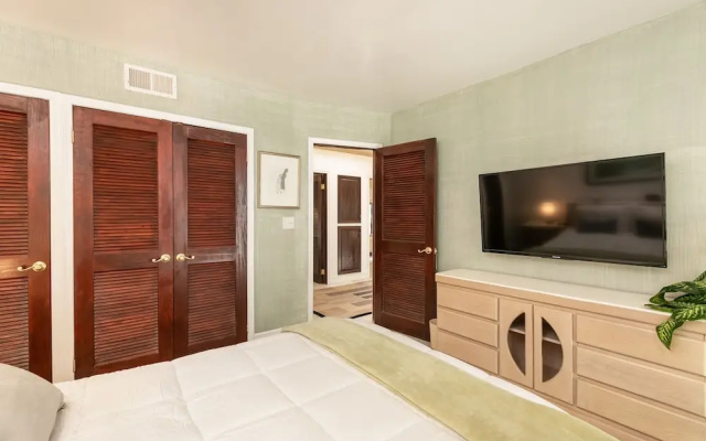 Skyhill Oasis W/ Hot Tub Walk To Universal 4 Bedroom Home