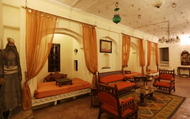 Bhainsrorgarh Fort Hotel