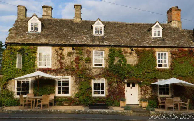 New Inn Hotel at Coln