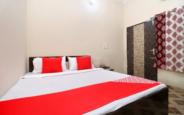 OYO 24992 Shiv House