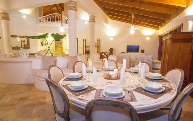 4BR Villa Las Piñas CasadeCampo by ASVR