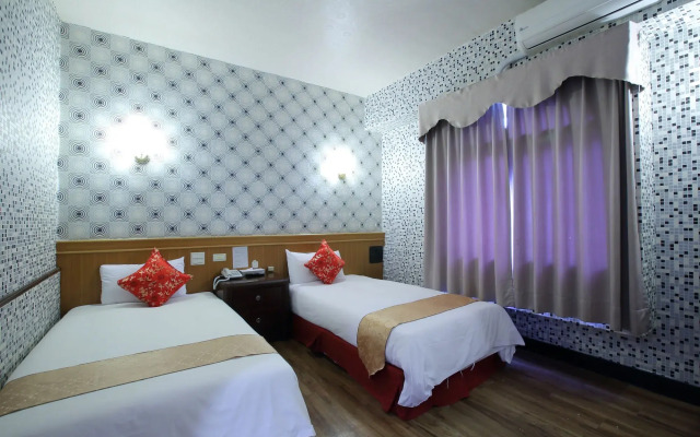 Chiayi Crown Hotel