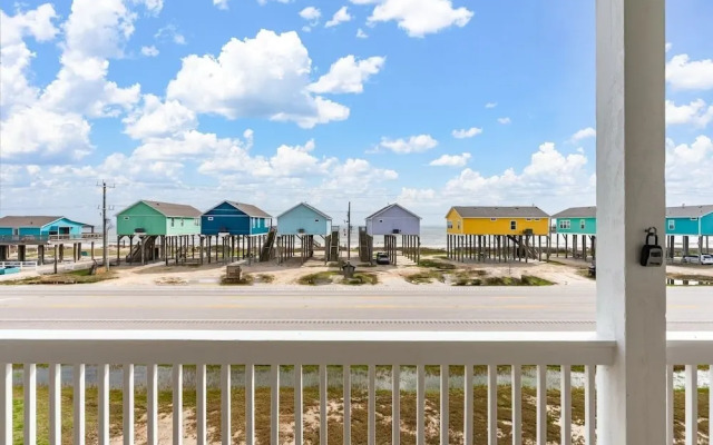 Fins & Feathers 3 Bedroom Home