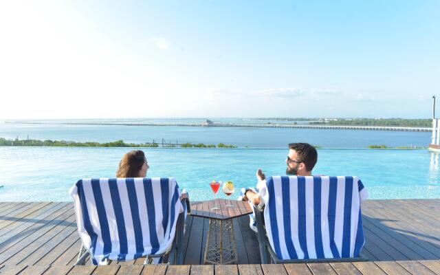 The Crystal Luxury Bay Resort Nusa Dua