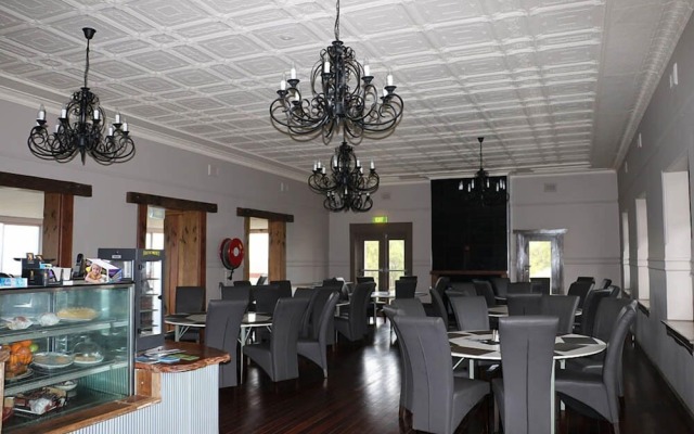 Hampton Halfway Hotel Motel